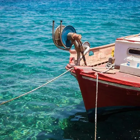 Charming Waterfront With Swimming Access