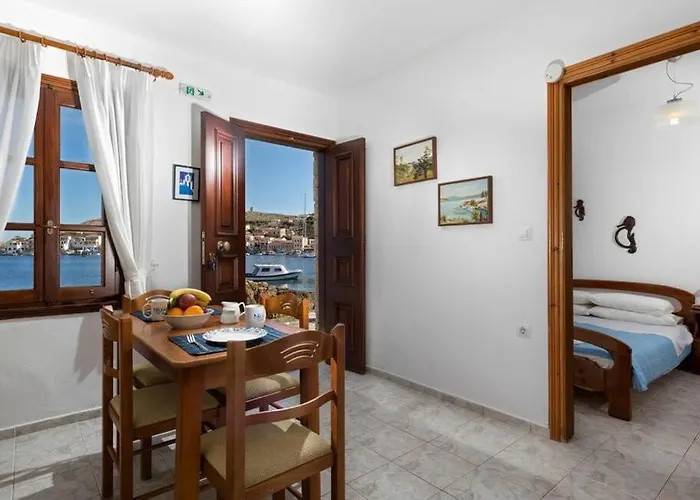 펜션 Charming Waterfront With Swimming Access