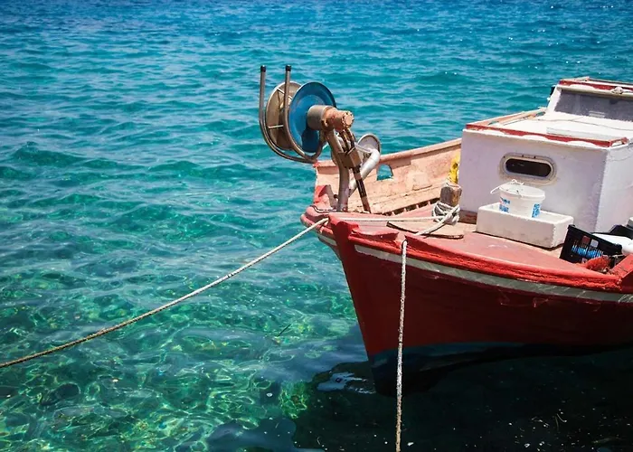 Charming Waterfront With Swimming Access